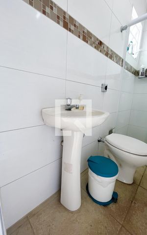 Casa à venda com 193m², 4 quartos e 4 vagas Casa à venda com 193m², 4 quartos e 4 vagasBanheiro