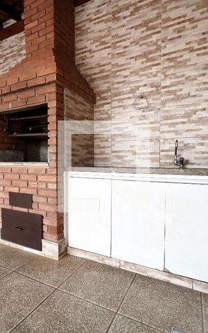 Casa à venda com 193m², 4 quartos e 4 vagas Casa à venda com 193m², 4 quartos e 4 vagasÁrea comum/Churrasqueira