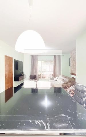 Casa à venda com 193m², 4 quartos e 4 vagas Casa à venda com 193m², 4 quartos e 4 vagasSala/Sala de jantar