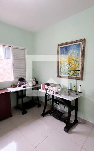 Casa à venda com 193m², 4 quartos e 4 vagas Casa à venda com 193m², 4 quartos e 4 vagasQuarto