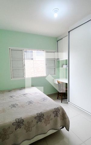 Casa à venda com 193m², 4 quartos e 4 vagas Casa à venda com 193m², 4 quartos e 4 vagasQuarto
