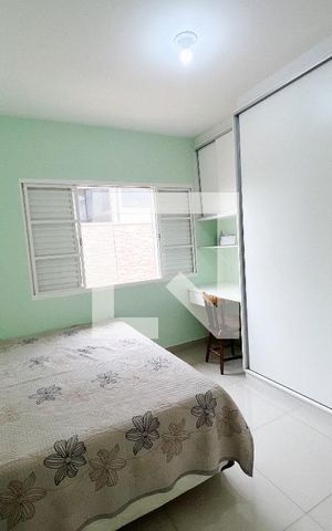 Casa à venda com 193m², 4 quartos e 4 vagas Casa à venda com 193m², 4 quartos e 4 vagasQuarto
