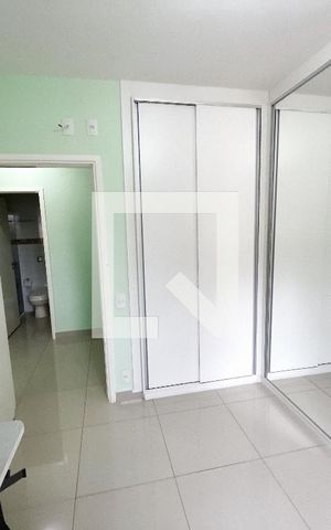 Casa à venda com 193m², 4 quartos e 4 vagas Casa à venda com 193m², 4 quartos e 4 vagasQuarto
