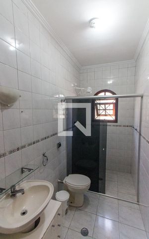 Casa para alugar com 206m², 4 quartos e 4 vagas Casa para alugar com 206m², 4 quartos e 4 vagasBanheiro