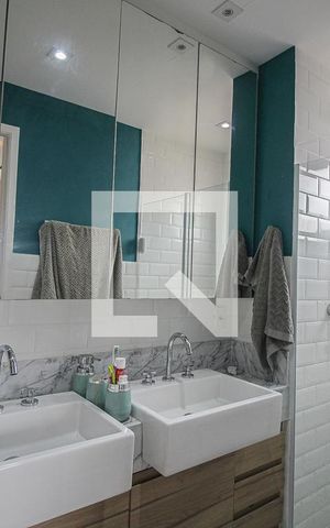 Apartamento à venda com 64m², 1 quarto e 2 vagas Apartamento à venda com 64m², 1 quarto e 2 vagasBanheiro da Suíte