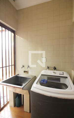 Apartamento para alugar com 236m², 4 quartos e 2 vagasÁrea de Serviço
