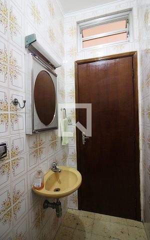 Apartamento para alugar com 236m², 4 quartos e 2 vagasBanheiro de serviço