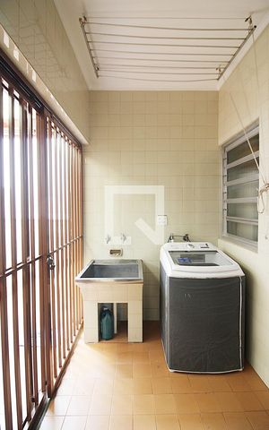 Apartamento para alugar com 236m², 4 quartos e 2 vagasÁrea de Serviço