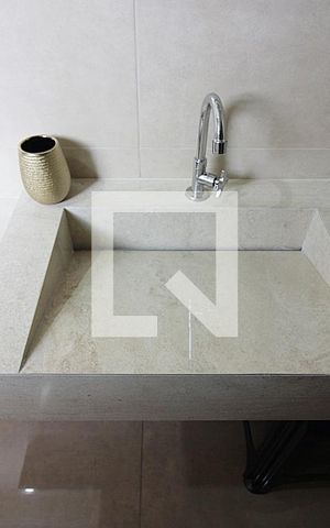 Apartamento para alugar com 236m², 4 quartos e 2 vagasQuarto 1 - Suíte Banheiro