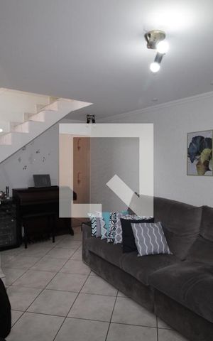 Casa à venda com 120m², 3 quartos e 2 vagasSala