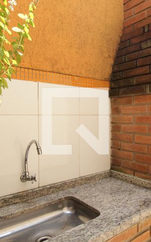 Casa à venda com 120m², 3 quartos e 2 vagasChurrasqueira e quintal