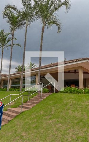 Casa de condomínio à venda com 440m², 4 quartos e 4 vagas Casa de condomínio à venda com 440m², 4 quartos e 4 vagasÁrea Comum