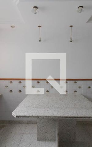 Apartamento à venda com 180m², 4 quartos e 2 vagas Apartamento à venda com 180m², 4 quartos e 2 vagasCopa