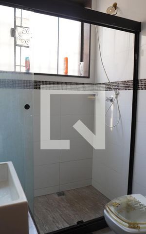 Casa à venda com 132m², 5 quartos e 1 vagaBanheiro