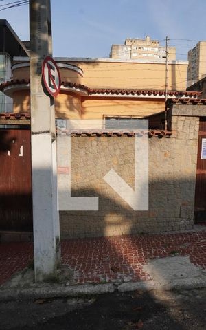 Casa à venda com 132m², 5 quartos e 1 vagaFachada
