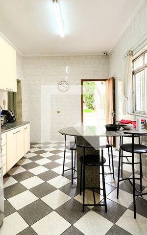 Casa para alugar com 520m², 5 quartos e 3 vagas Casa para alugar com 520m², 5 quartos e 3 vagasCozinha