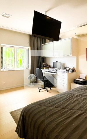 Casa para alugar com 520m², 5 quartos e 3 vagas Casa para alugar com 520m², 5 quartos e 3 vagasQuarto 1