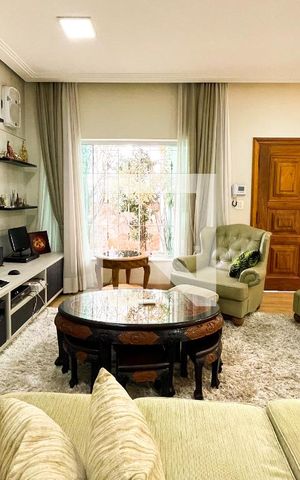 Casa para alugar com 520m², 5 quartos e 3 vagas Casa para alugar com 520m², 5 quartos e 3 vagasSala