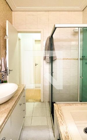 Casa para alugar com 520m², 5 quartos e 3 vagas Casa para alugar com 520m², 5 quartos e 3 vagasBanheiro