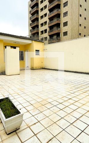 Casa para alugar com 520m², 5 quartos e 3 vagas Casa para alugar com 520m², 5 quartos e 3 vagasQuintal