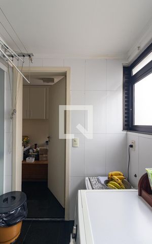 Apartamento à venda com 125m², 3 quartos e 2 vagas Apartamento à venda com 125m², 3 quartos e 2 vagasÁrea de serviço