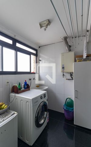Apartamento à venda com 125m², 3 quartos e 2 vagas Apartamento à venda com 125m², 3 quartos e 2 vagasÁrea de serviço