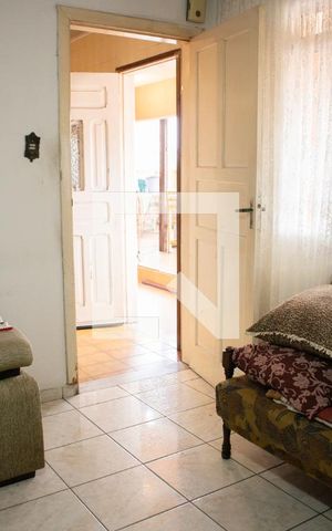 Casa de condomínio à venda com 200m², 2 quartos e 3 vagasSala