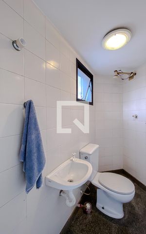 Apartamento à venda com 182m², 4 quartos e 4 vagasBanheiro de serviço