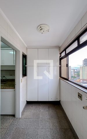 Apartamento à venda com 182m², 4 quartos e 4 vagasÁrea de Serviço