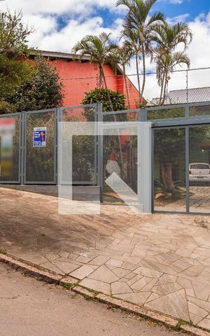 Casa à venda com 264m², 3 quartos e 4 vagas Casa à venda com 264m², 3 quartos e 4 vagasFachada