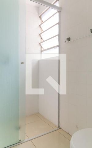 Apartamento à venda com 53m², 2 quartos e 1 vaga Apartamento à venda com 53m², 2 quartos e 1 vagaBanheiro