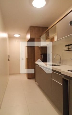 Apartamento para alugar com 134m², 3 quartos e 2 vagas Apartamento para alugar com 134m², 3 quartos e 2 vagasCozinha e Área de Serviço