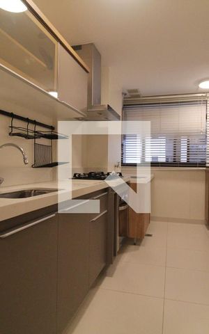 Apartamento para alugar com 134m², 3 quartos e 2 vagas Apartamento para alugar com 134m², 3 quartos e 2 vagasCozinha e Área de Serviço