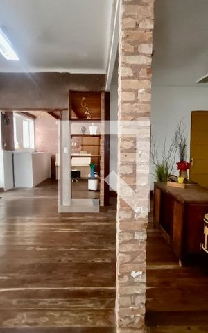 Casa à venda com 600m², 2 quartos e 2 vagas Casa à venda com 600m², 2 quartos e 2 vagasSala
