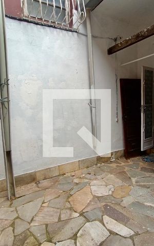 Casa à venda com 600m², 2 quartos e 2 vagas Casa à venda com 600m², 2 quartos e 2 vagasÁrea serviço
