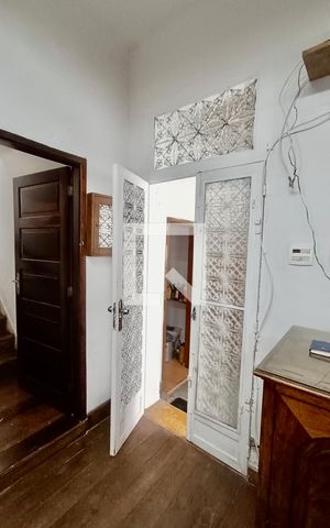 Casa à venda com 600m², 2 quartos e 2 vagas Casa à venda com 600m², 2 quartos e 2 vagasSala