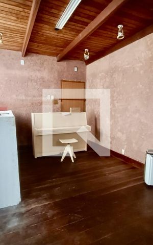 Casa à venda com 600m², 2 quartos e 2 vagas Casa à venda com 600m², 2 quartos e 2 vagasCozinha americana