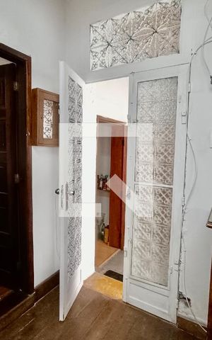 Casa à venda com 600m², 2 quartos e 2 vagas Casa à venda com 600m², 2 quartos e 2 vagasSala