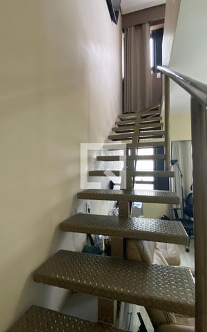 Apartamento para alugar com 55m², 1 quarto e 1 vagaEscada
