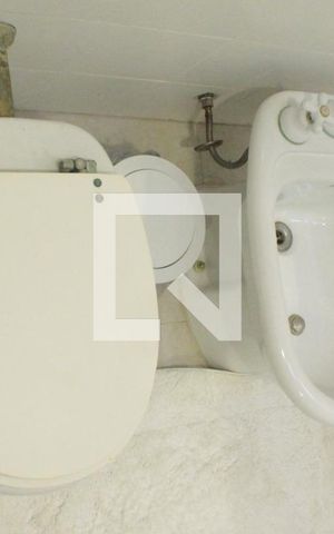 Casa à venda com 560m², 6 quartos e 8 vagasBanheiro da Suíte 1