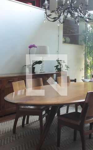 Casa à venda com 560m², 6 quartos e 8 vagasSala de Jantar