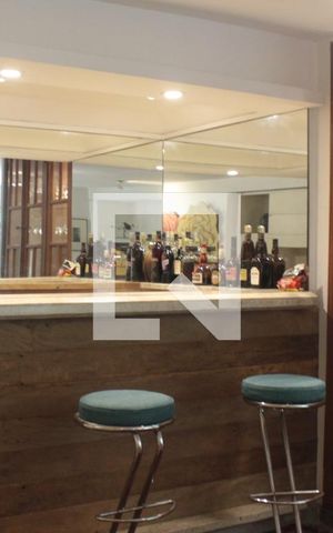 Casa à venda com 560m², 6 quartos e 8 vagasBar