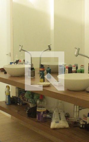 Casa à venda com 560m², 6 quartos e 8 vagasBanheiro
