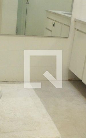 Casa à venda com 560m², 6 quartos e 8 vagasBanheiro da Suíte 1