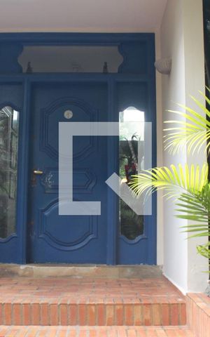 Casa à venda com 560m², 6 quartos e 8 vagasEntrada