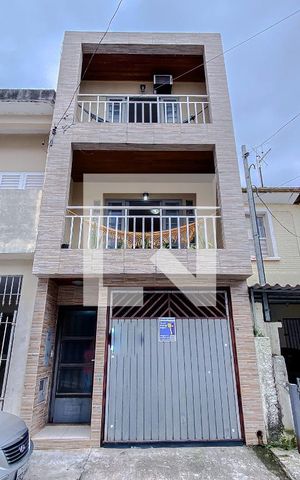 Casa à venda com 176m², 3 quartos e 2 vagasFachada