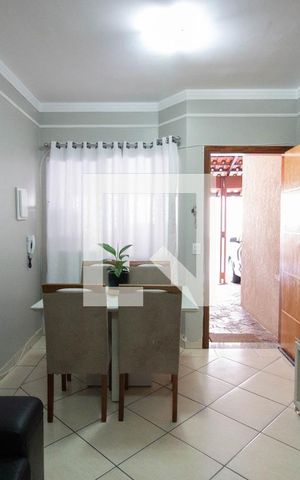 Casa de condomínio à venda com 70m², 2 quartos e 1 vaga Casa de condomínio à venda com 70m², 2 quartos e 1 vagaSala