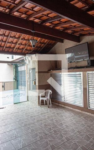 Casa de condomínio à venda com 70m², 2 quartos e 1 vaga Casa de condomínio à venda com 70m², 2 quartos e 1 vagaÁrea comum - Churrasqueira
