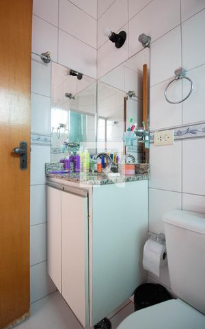 Casa de condomínio à venda com 70m², 2 quartos e 1 vaga Casa de condomínio à venda com 70m², 2 quartos e 1 vagaBanheiro da Suíte