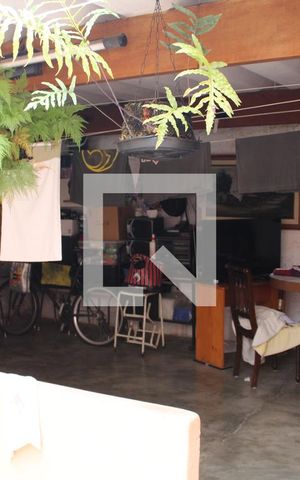 Casa à venda com 250m², 2 quartos e 2 vagasÁrea de Serviço